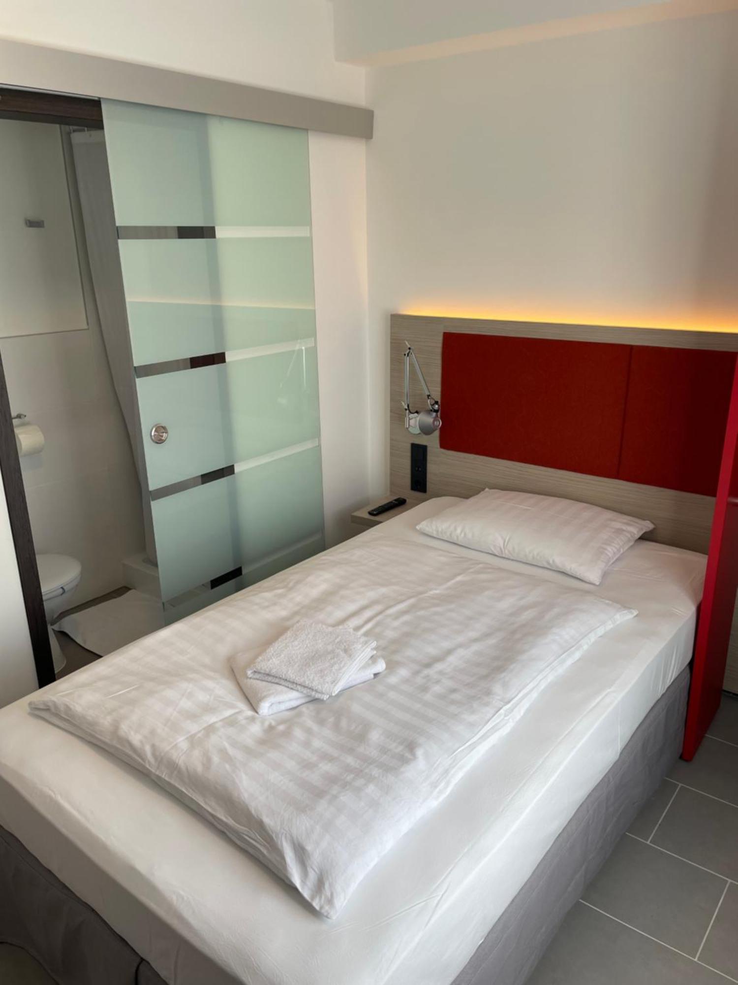 Pension Wob Wolfsburg Esterno foto